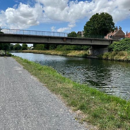 Superbe Appartement Au Bord Du Canal De St Quentin Saint-Quentin  Kültér fotó